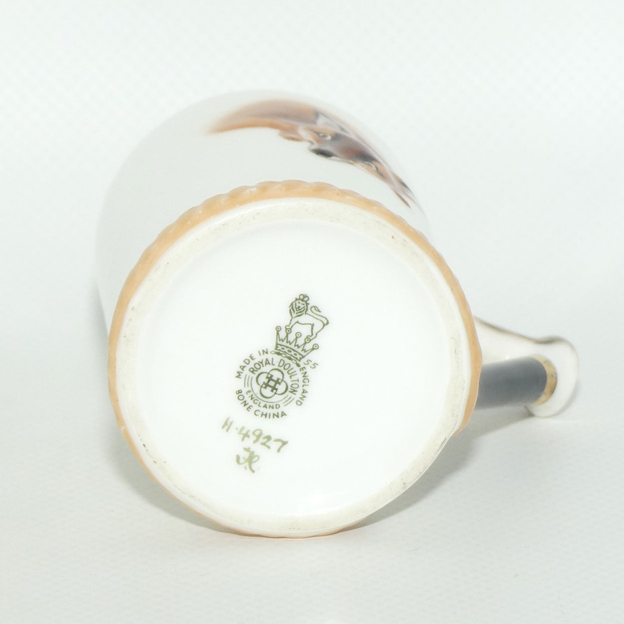 Royal Doulton Reynard the Fox coffee cup and saucer H4927 | Fox Lying | Handpainted H4927