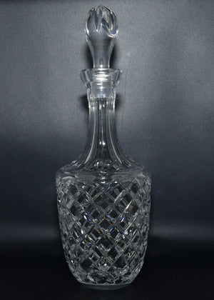 Elegant shape diamond cut crystal decanter