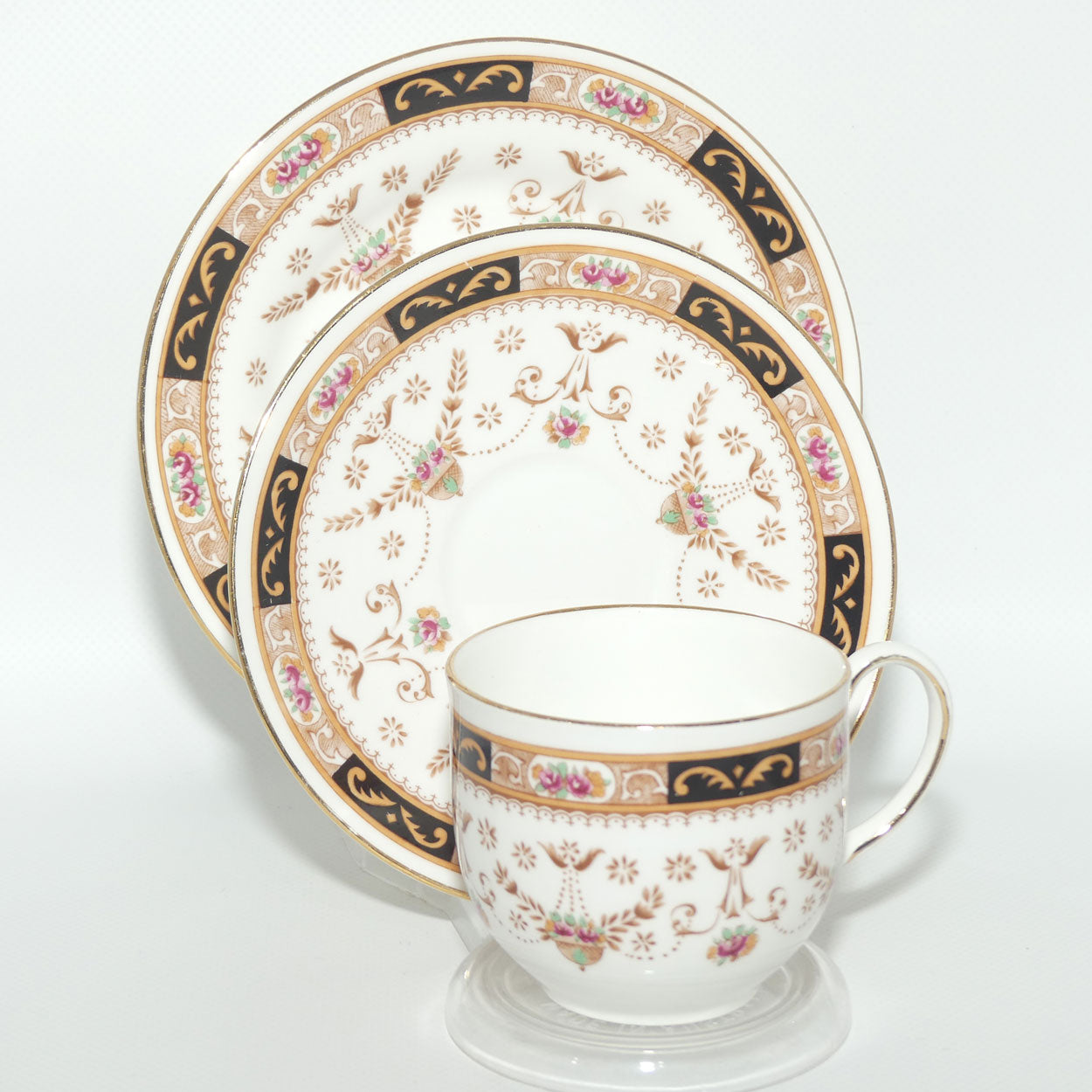Elizabethan Bone China Old England pattern trio