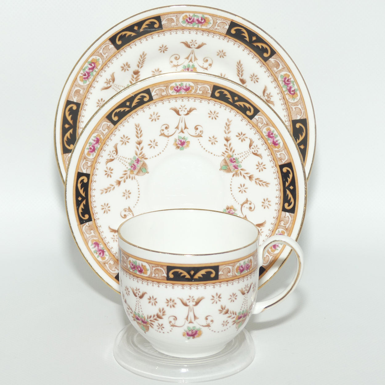 Elizabethan Bone China Old England pattern trio