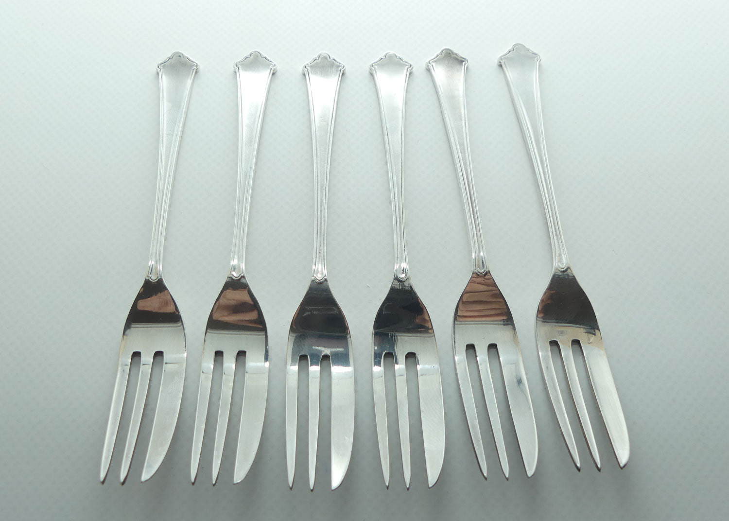 Boxed set of 6 Silver Plated EP Elkington Plate cake forks