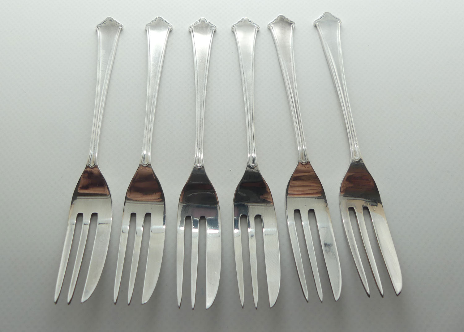 Boxed set of 6 Silver Plated EP Elkington Plate cake forks