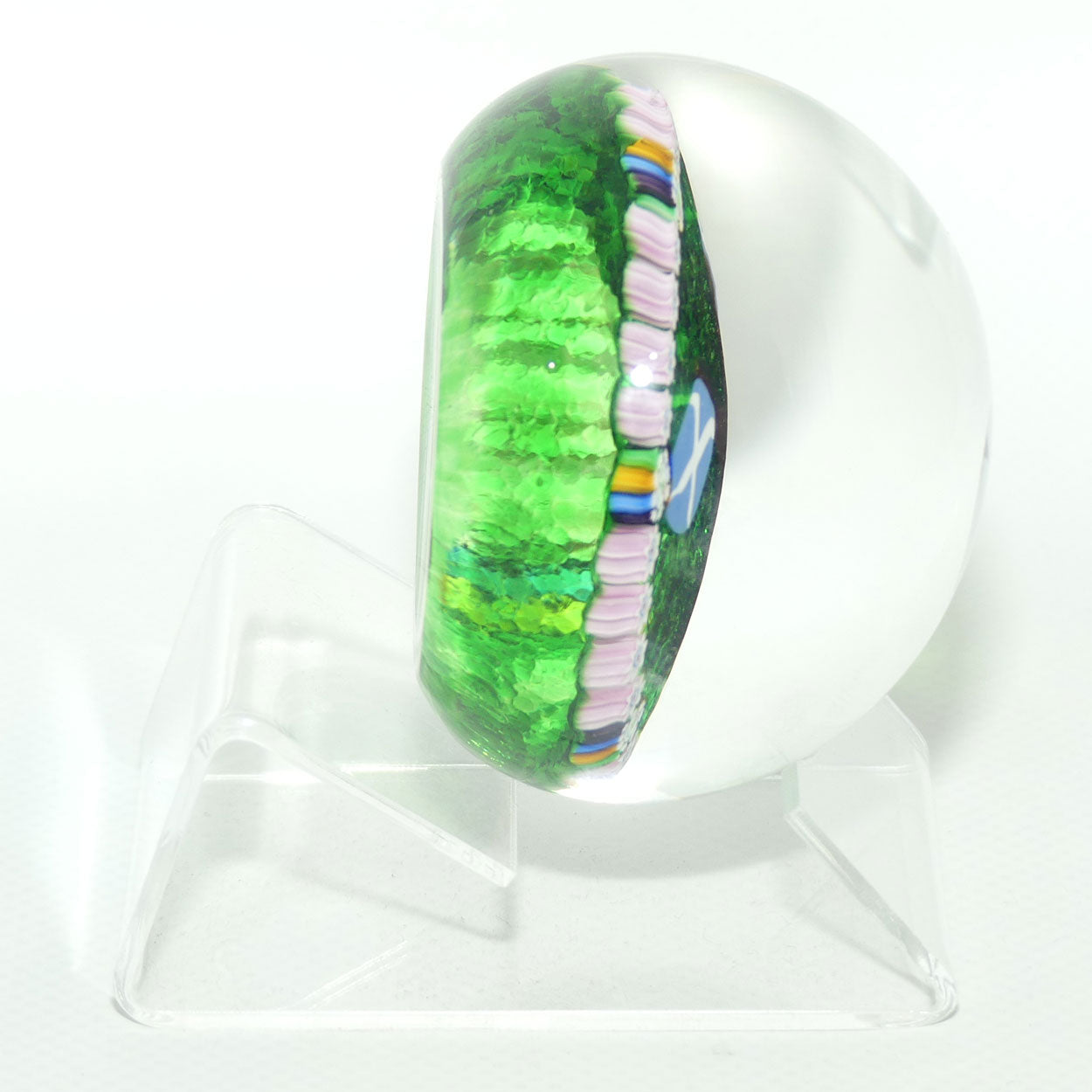 John Deacons Scotland the Brave medium paperweight | Emerald