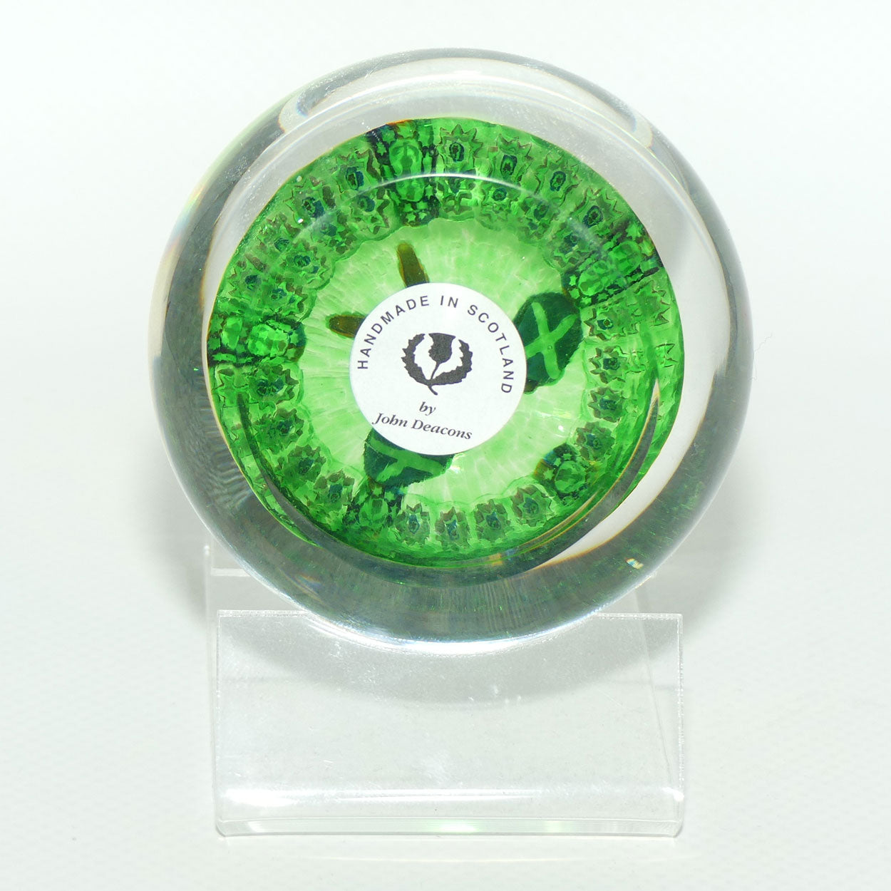 John Deacons Scotland the Brave medium paperweight | Emerald