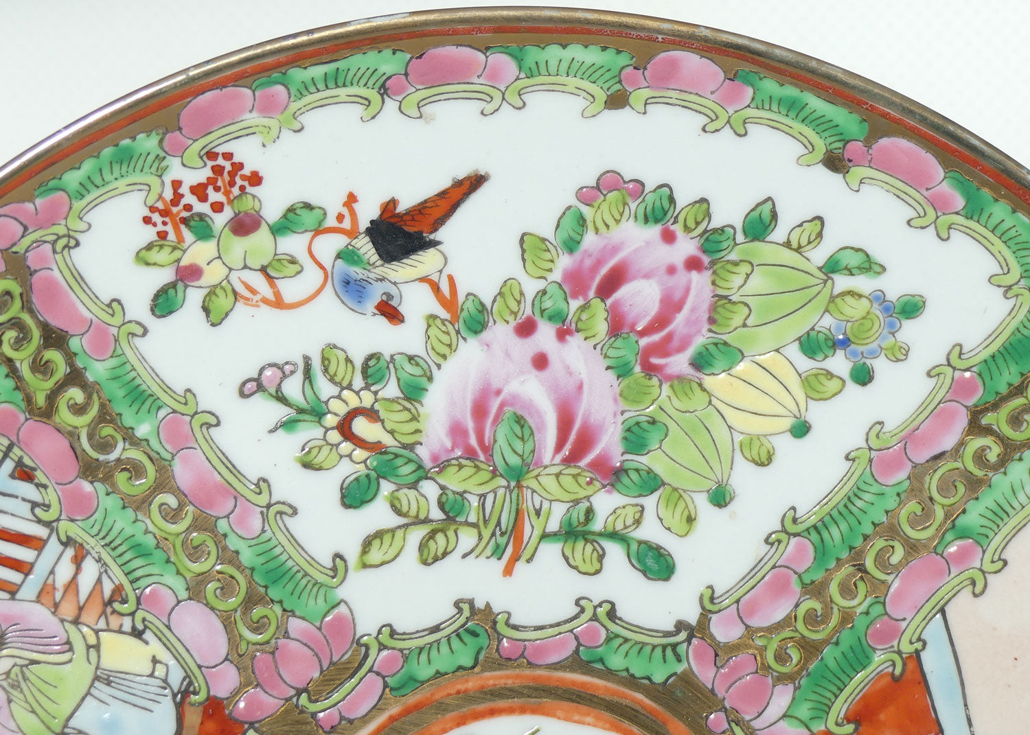 early 20th century Famille Rose Medallion plate | Divided in Sections