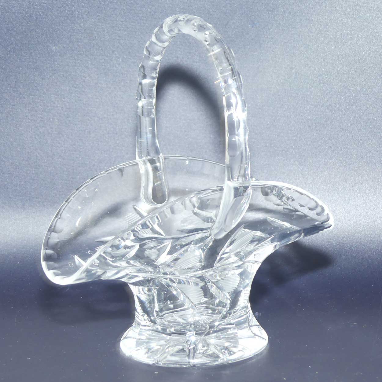 Bohemian Crystal basket | Fancy leaf pattern and facetted handle and rim