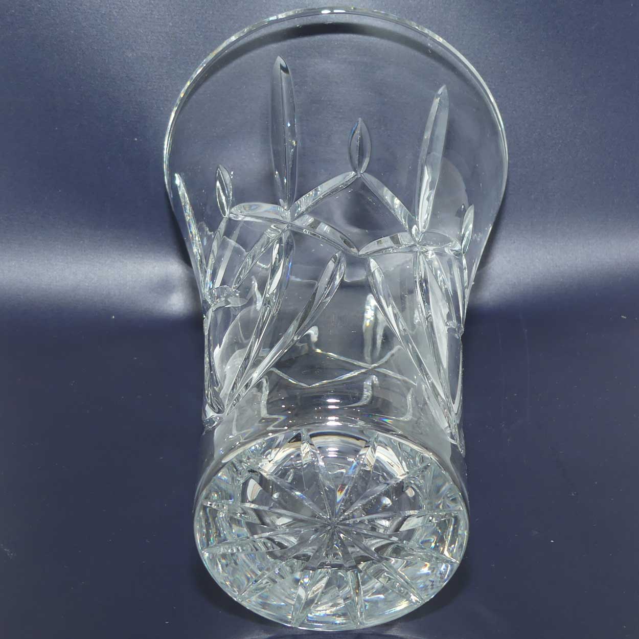 Royal Doulton Crystal vase | Contemporary design | 25cm