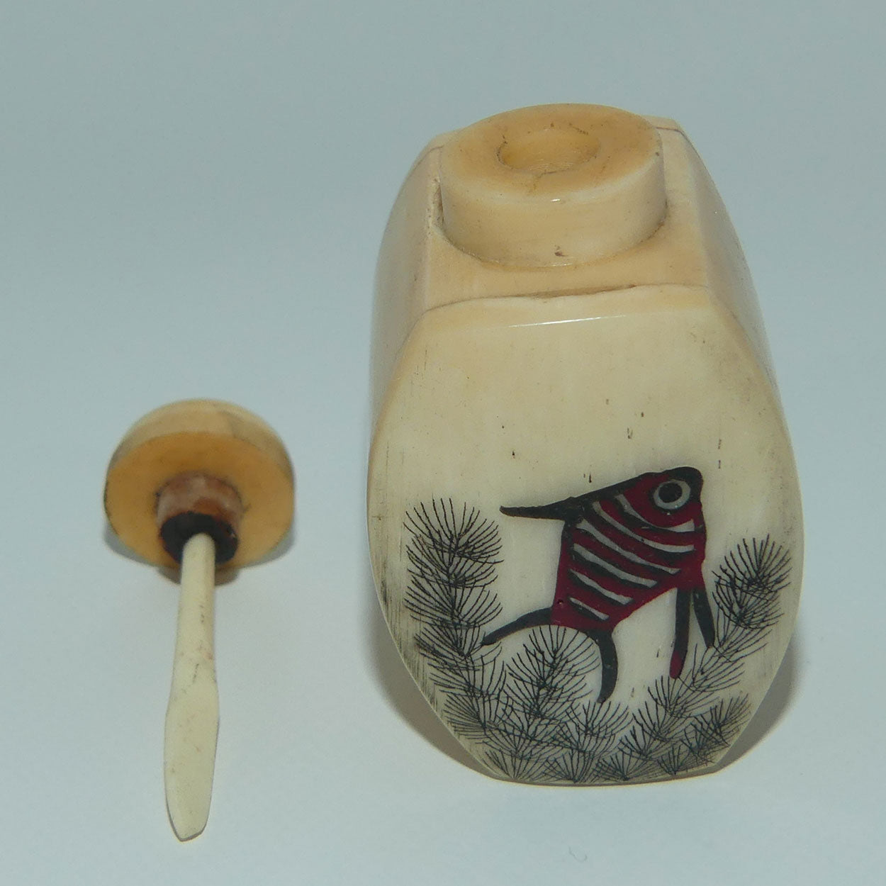 Hand Painted and Engraved decorated Bone and Horn Snuff Bottle
