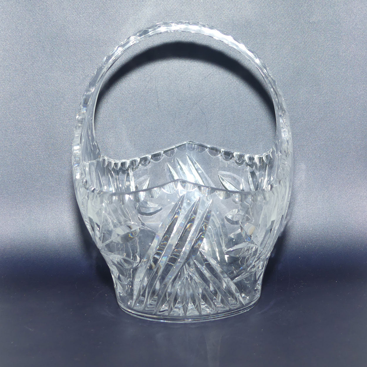 Traditional Floral design well facetted Crystal basket | 24cm tall