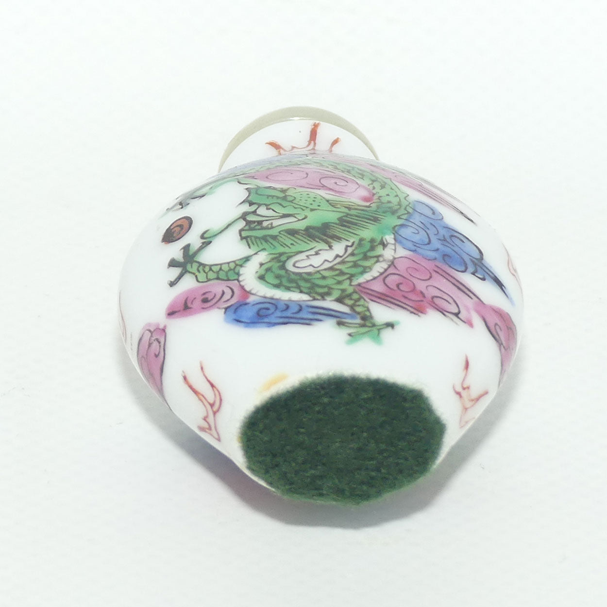 Chinese snuff bottle with greenstone stopper | Dragon motif