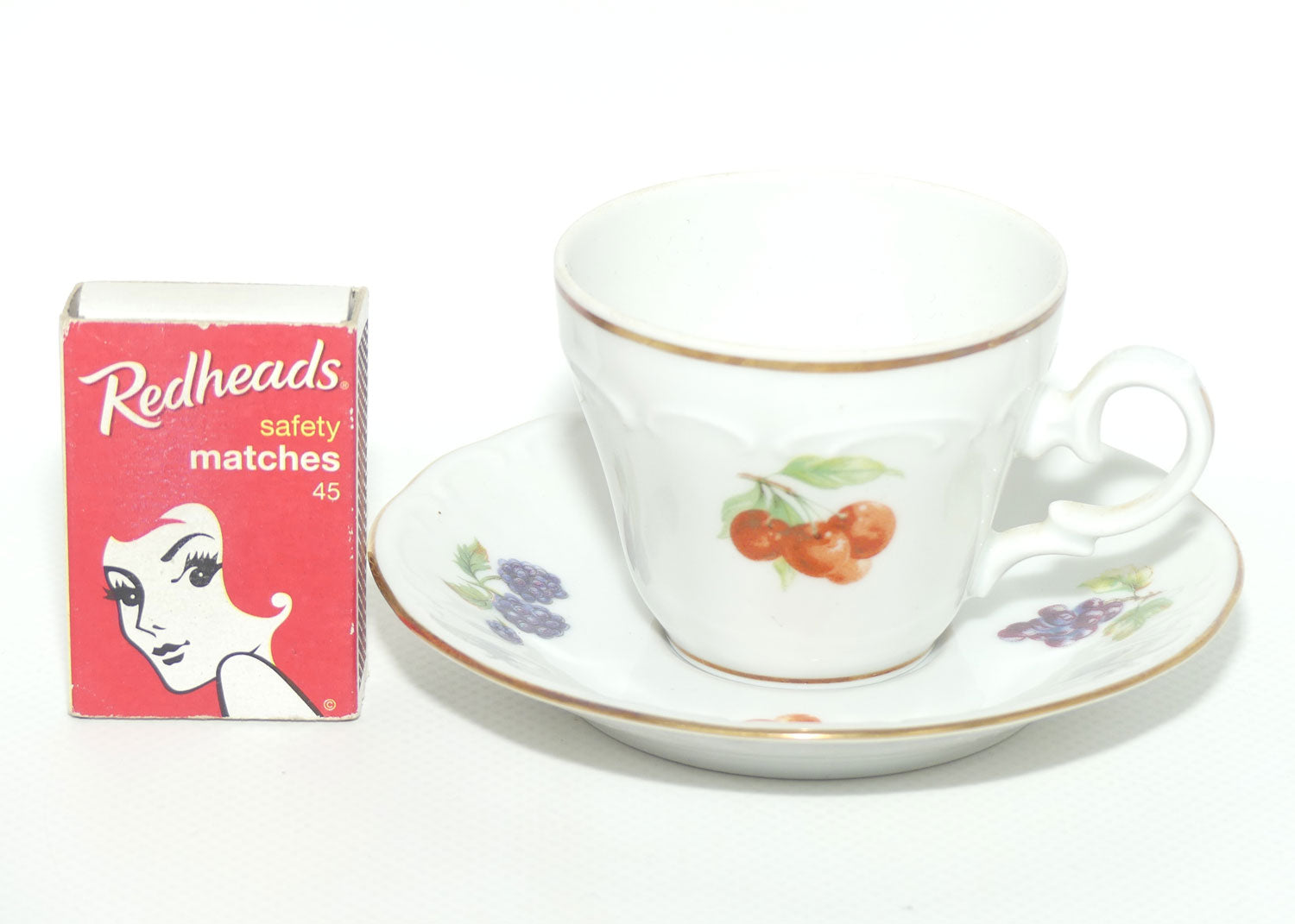 Jaeger 1897 Bavaria Germany Fruit motif demi tasse cup and saucer