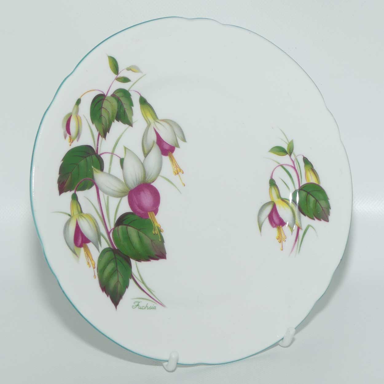 Shelley New Cambridge shape Fuschia trio | I2395