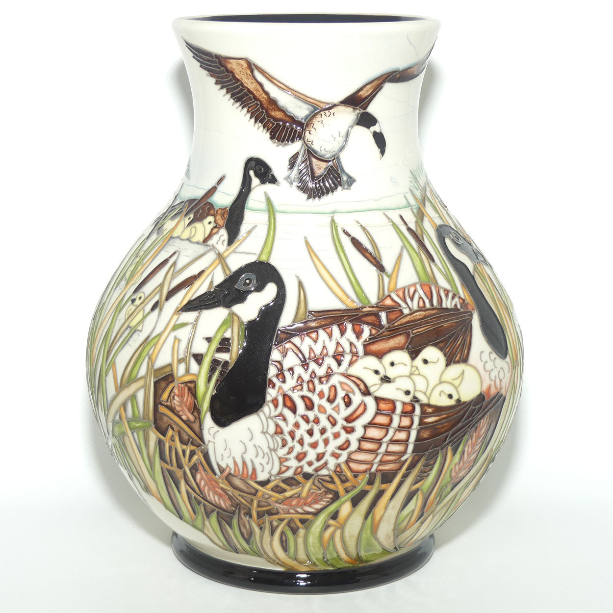 Moorcroft The Gathering 869/9 vase | LE 21/50 | No Box