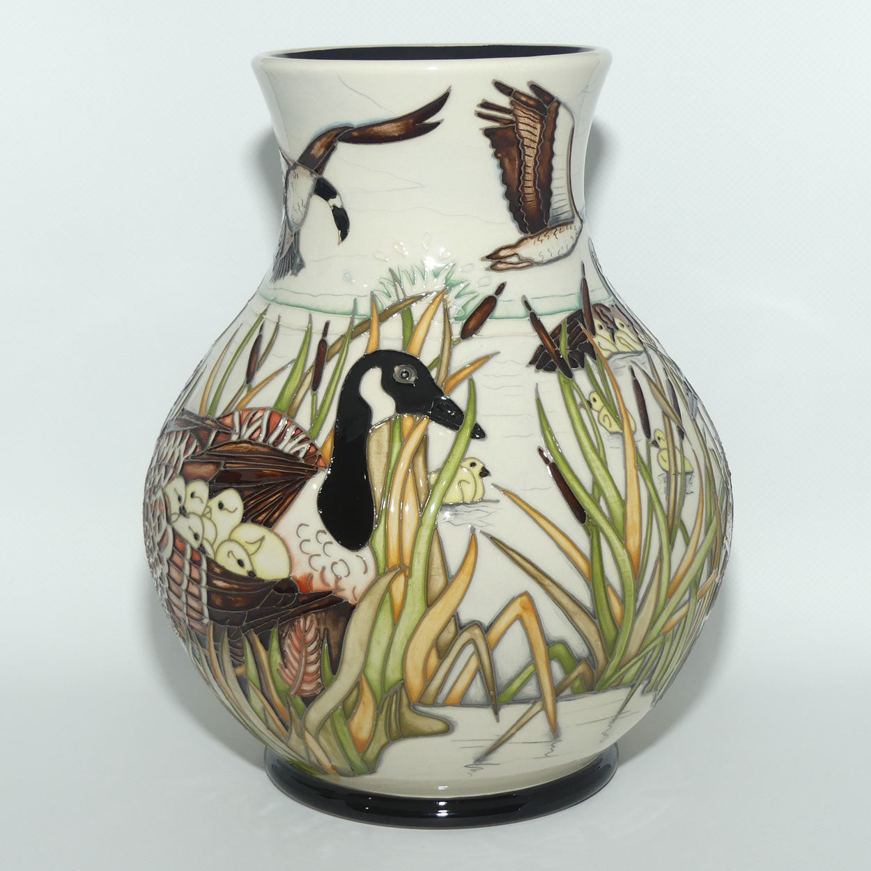 Moorcroft The Gathering 869/9 vase | LE 21/50 | Helen Dale