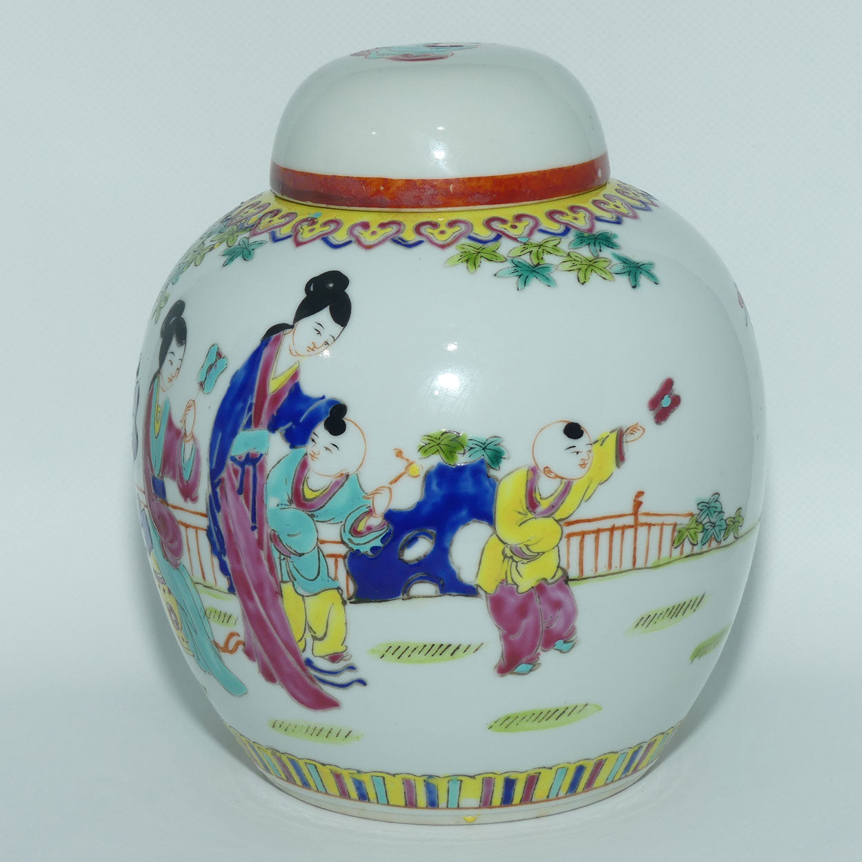 Early to Mid 20th Century Chinese motif Ginger Jar | large