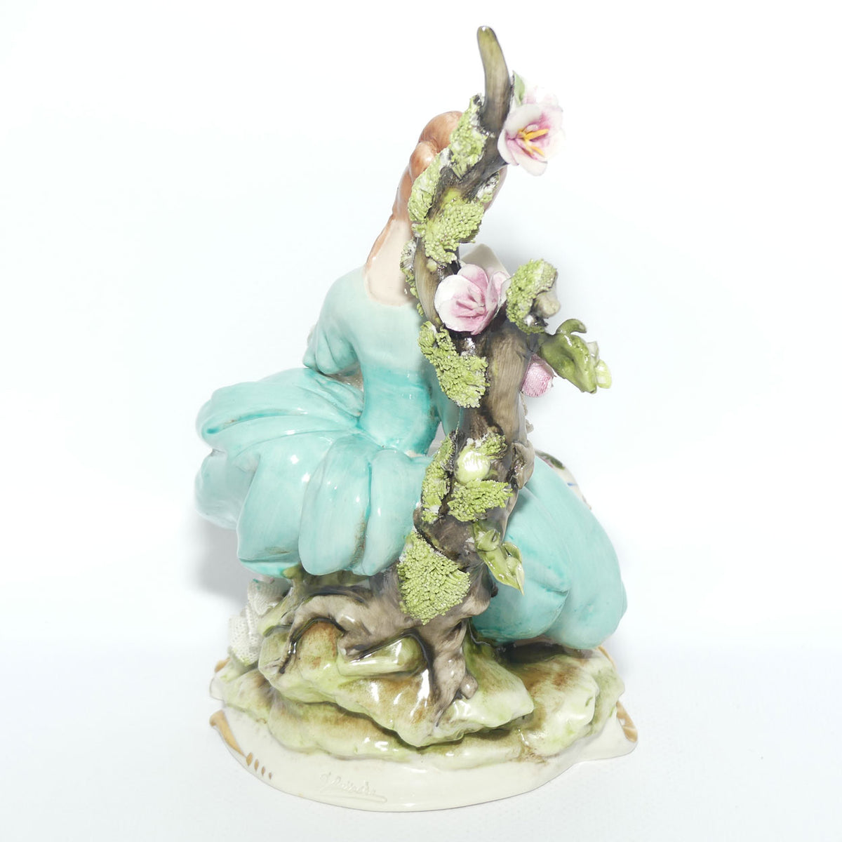 Capodimonte figure | signed D Bellaire | Lady Reading Book