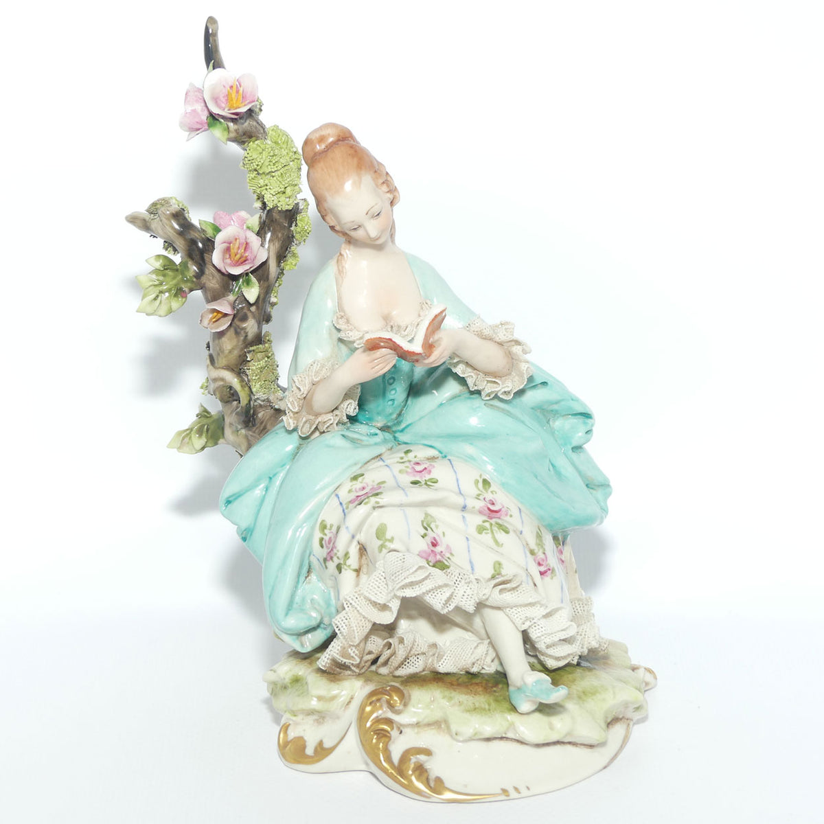 Capodimonte figure | signed D Bellaire | Lady Reading Book