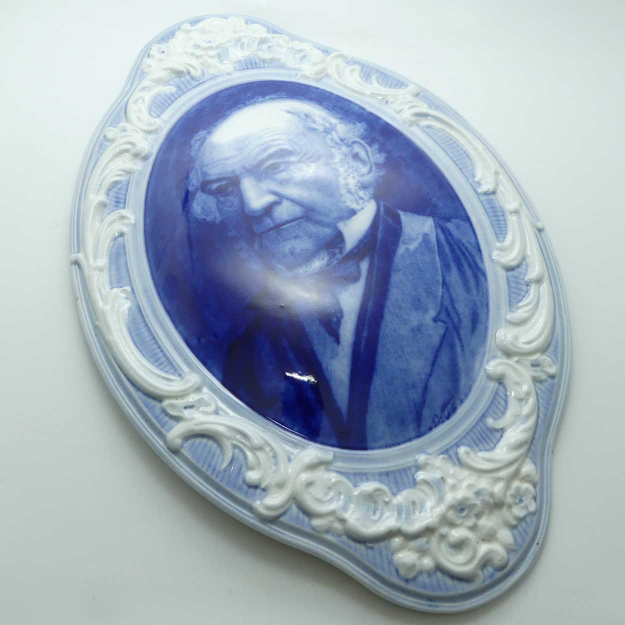 Burgess and Leigh Kents Leadless Glaze Blue and White plaque depicting William Ewart Gladstone