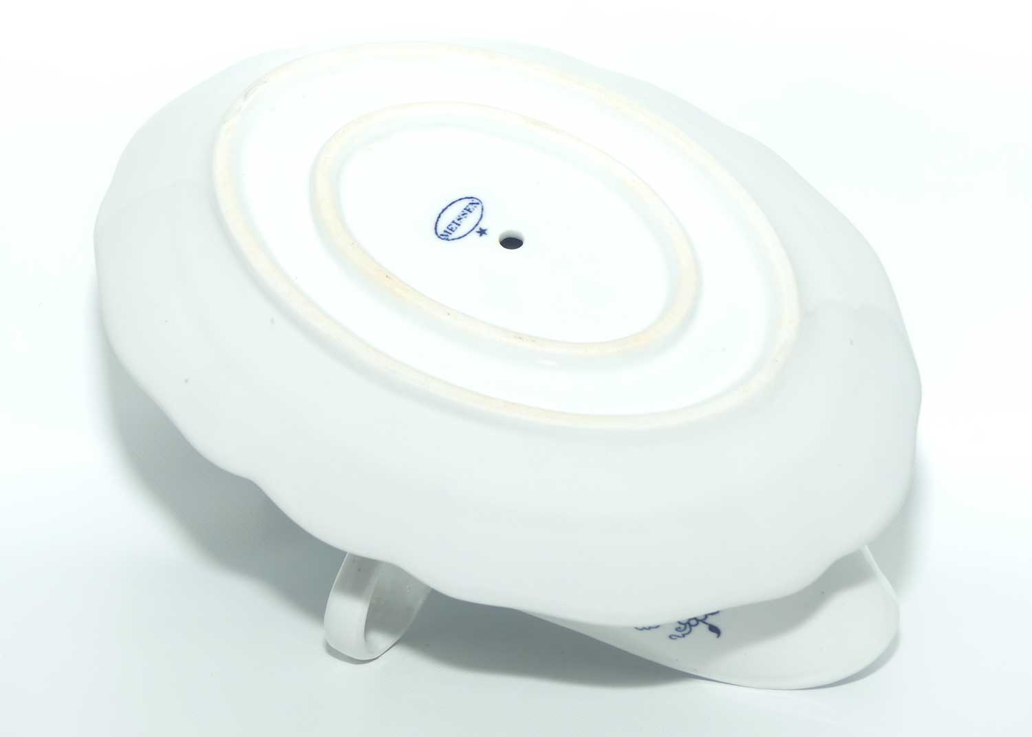Meissen Blue Onion | Zwiebelmuster sauce boat and joined underplate