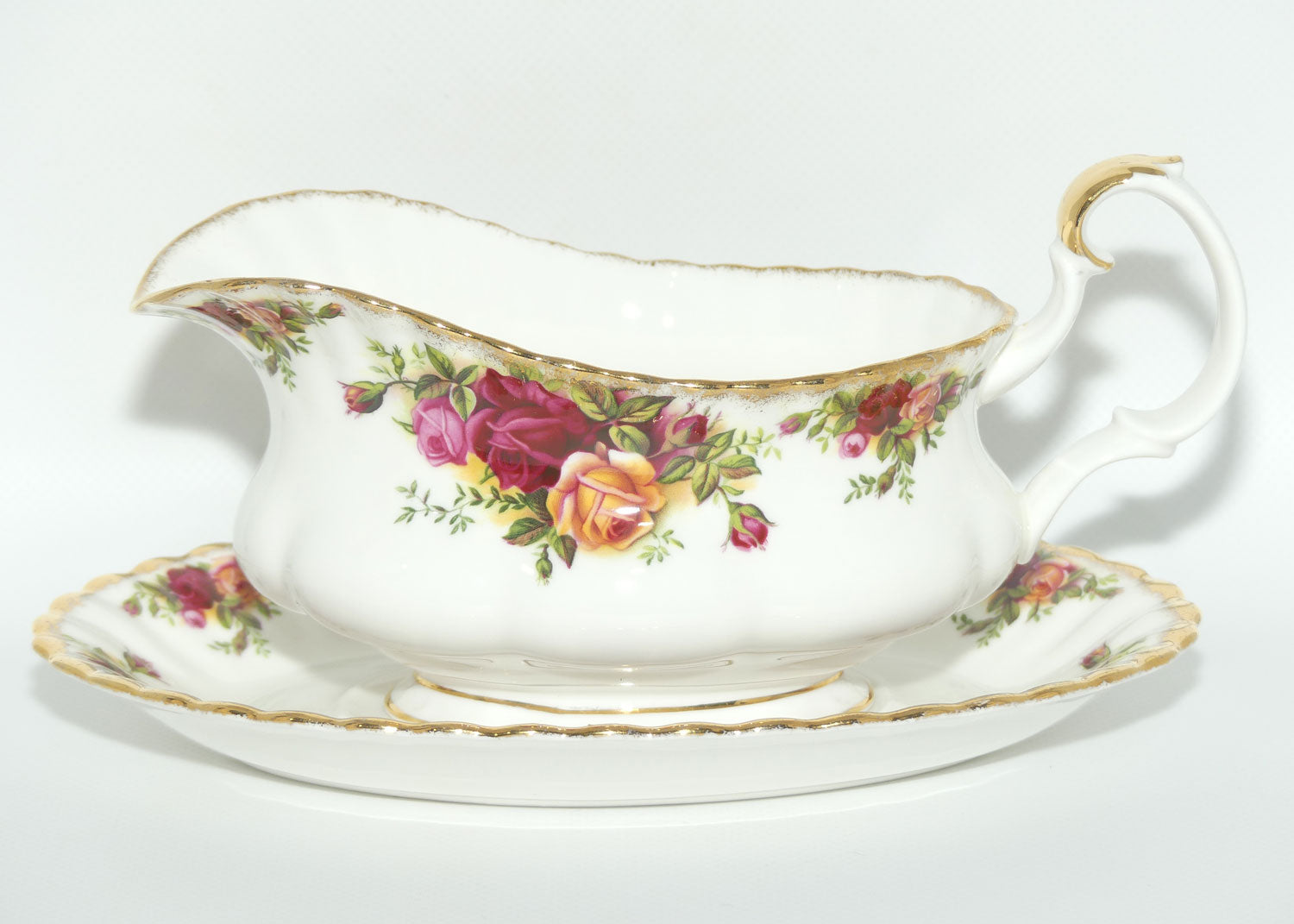 Royal Albert Bone China Old Country Roses England gravy boat and underplate | early backstamp