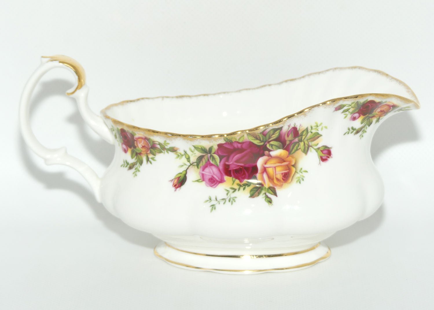 Royal Albert Bone China Old Country Roses England gravy boat and underplate | early backstamp