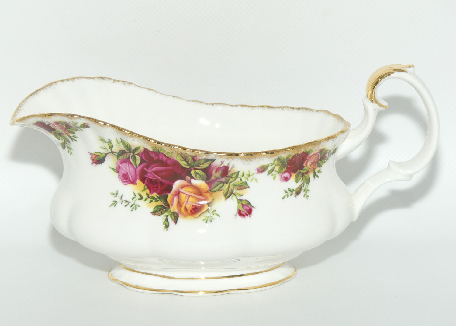 Royal Albert Bone China Old Country Roses England gravy boat and underplate | early backstamp