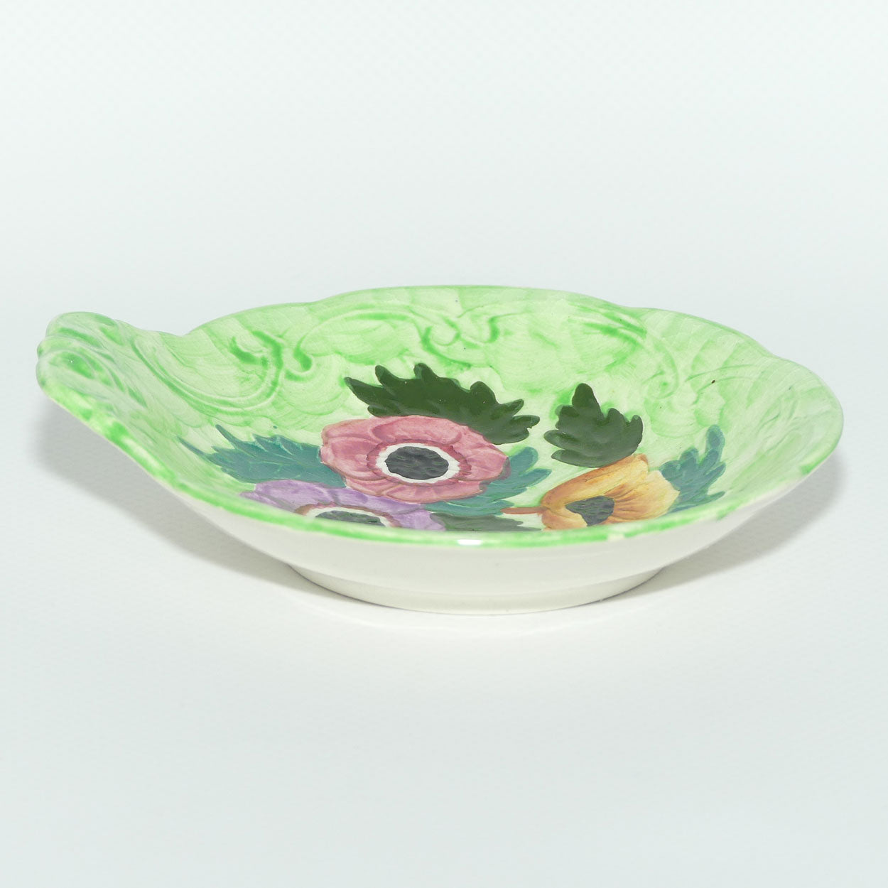 Maling Anemone on Green tab handle dish | Pattern 6533