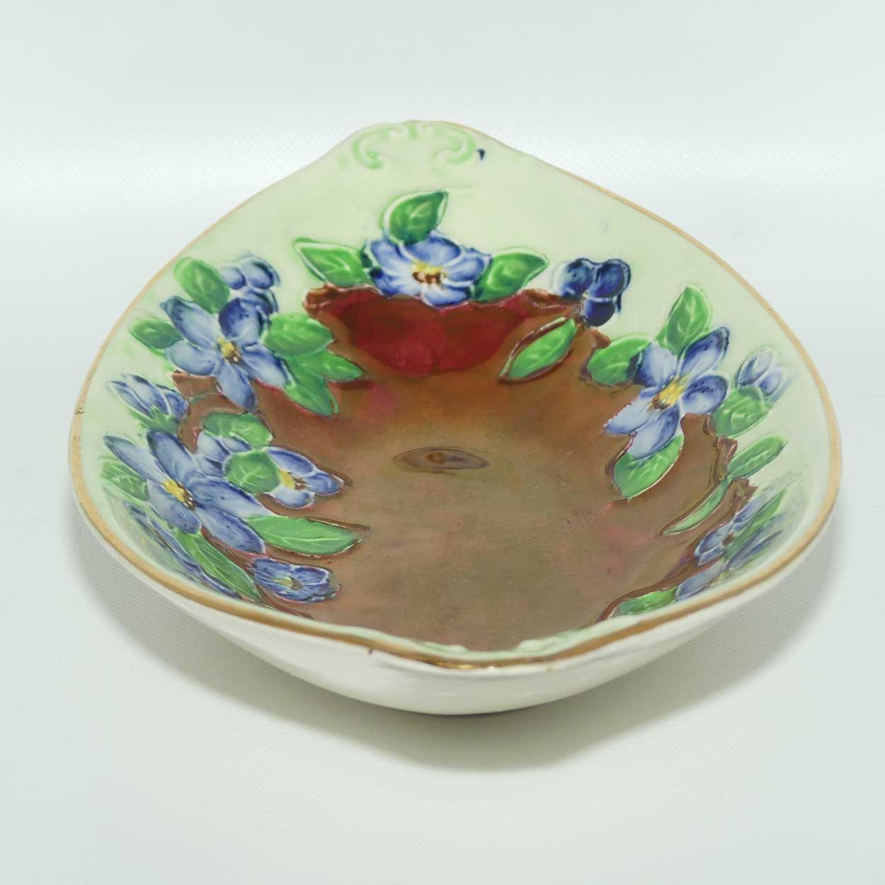Maling Embossed Lustre Floral oval bowl | Rouge and Green