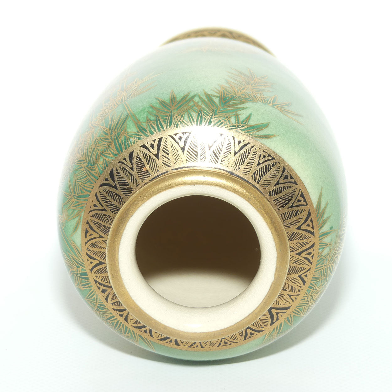 Satsuma vase depicting Bamboo and Chrysanthemum Flowers | Green ground | late Meiji | Taisho period