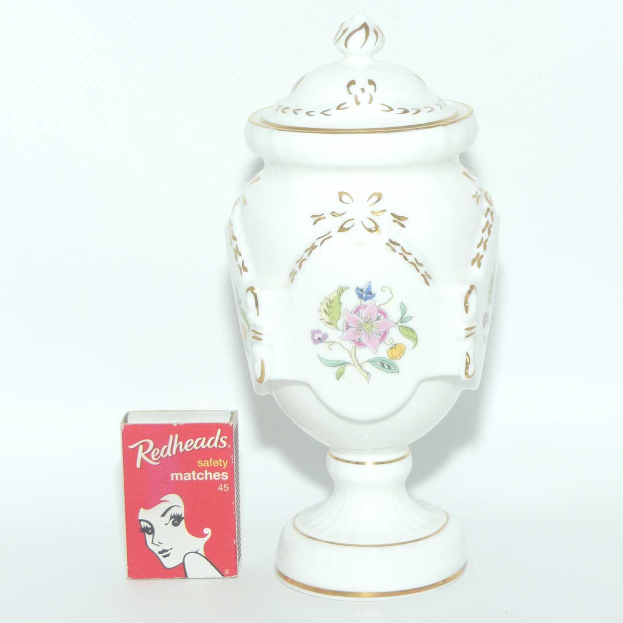 Minton Bone China Haddon Hall pattern Marlow shape lidded urn