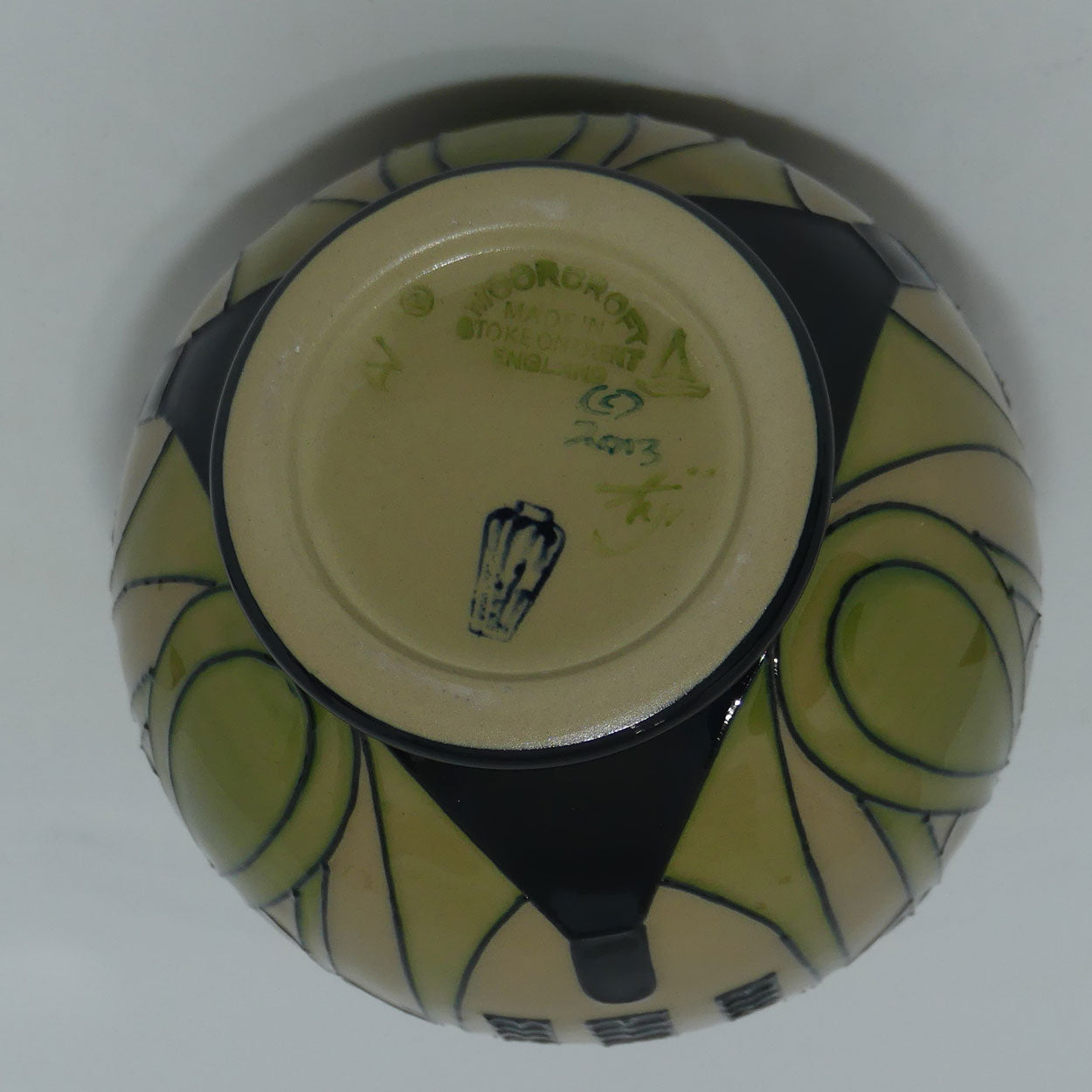 Moorcroft The Hamlet 7/5 vase