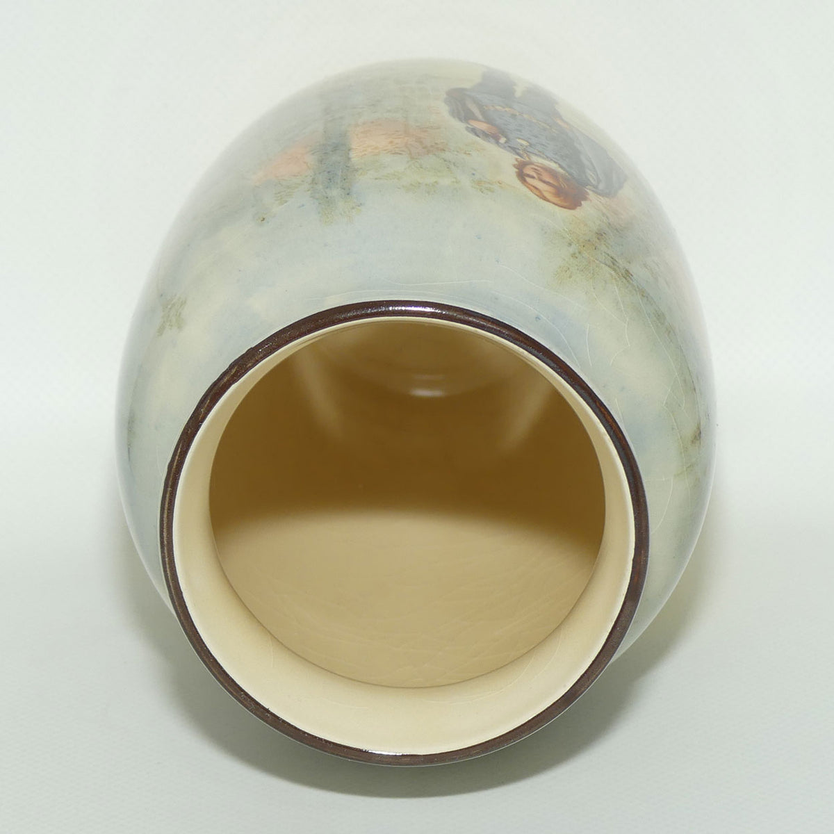 Royal Doulton Shakespearean Hamlet vase D3596