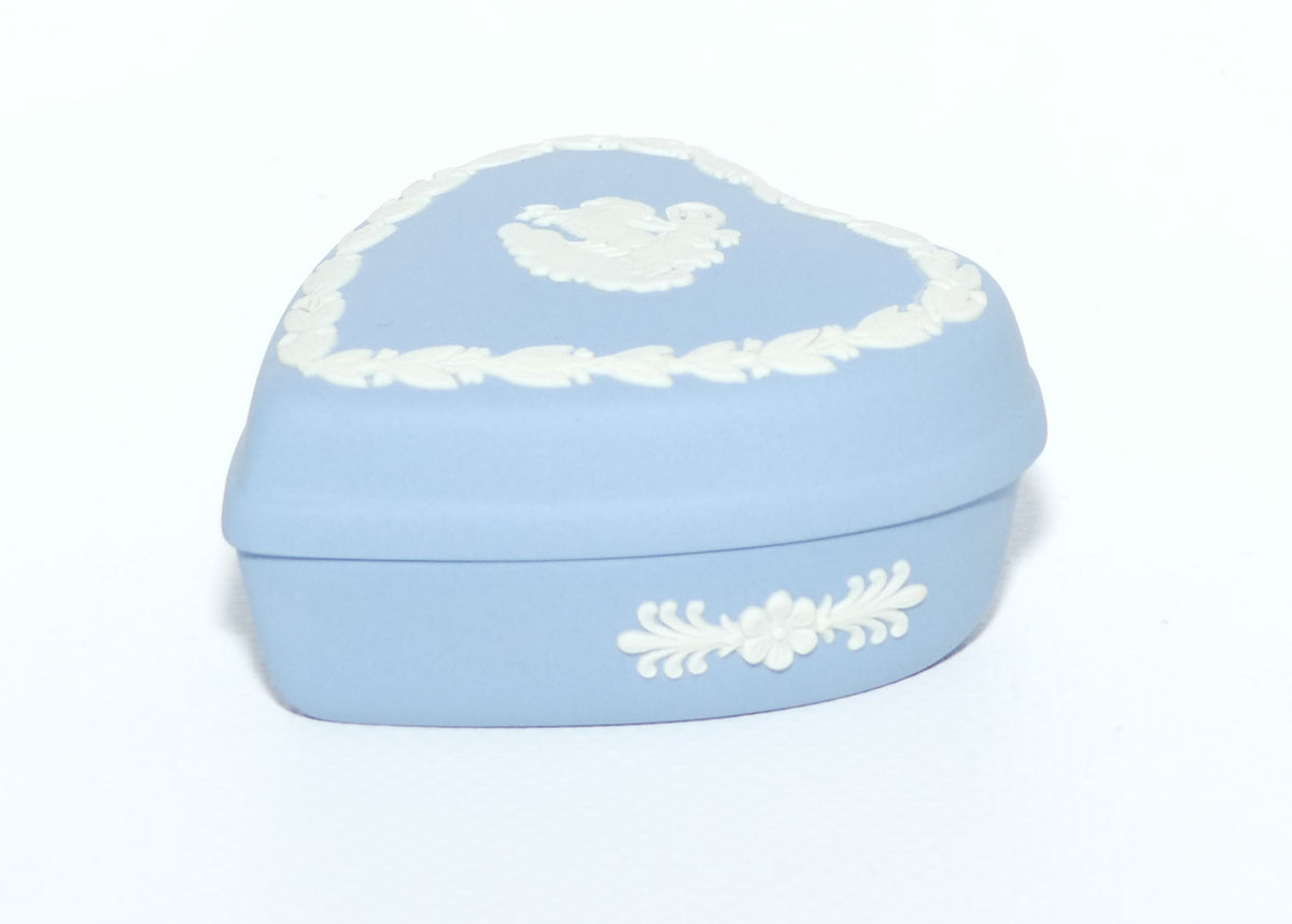 Wedgwood Jasper | White on Pale Blue | Aurora mini heart shape trinket