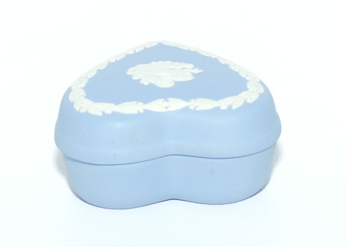 Wedgwood Jasper | White on Pale Blue | Aurora mini heart shape trinket