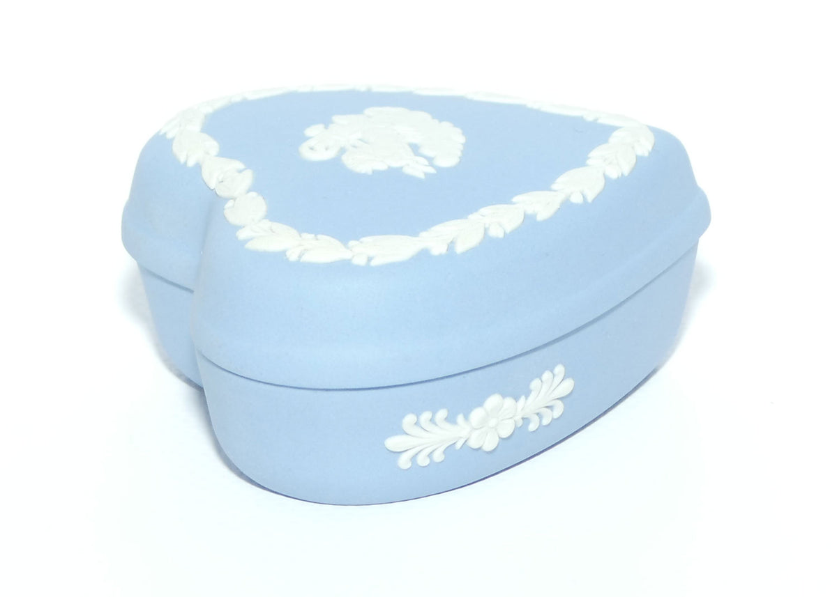 Wedgwood Jasper | White on Pale Blue | Aurora mini heart shape trinket