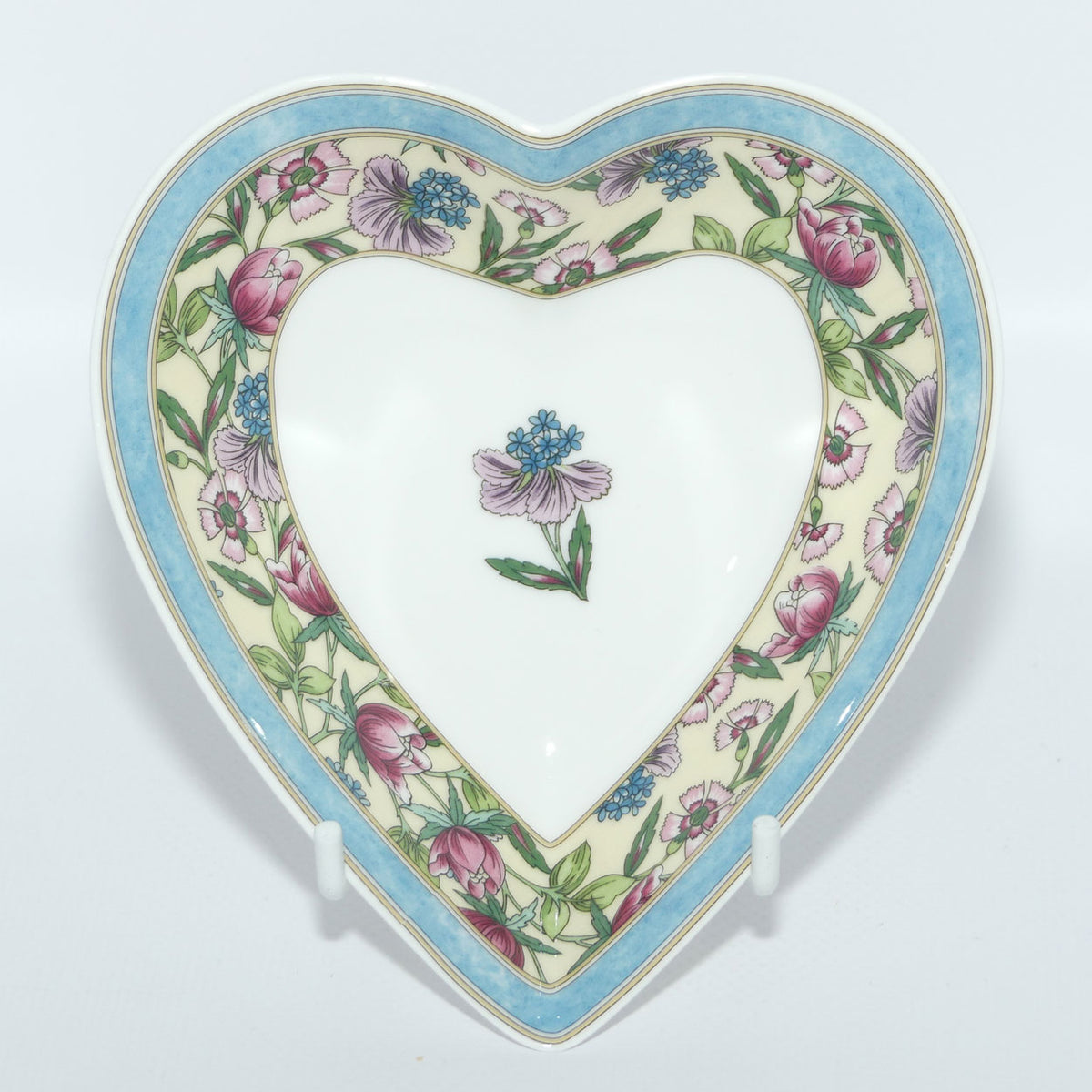 Wedgwood Sarah pattern heart shape trinket bowl | boxed