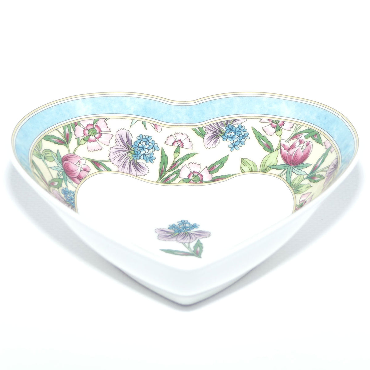 Wedgwood Sarah pattern heart shape trinket bowl | boxed