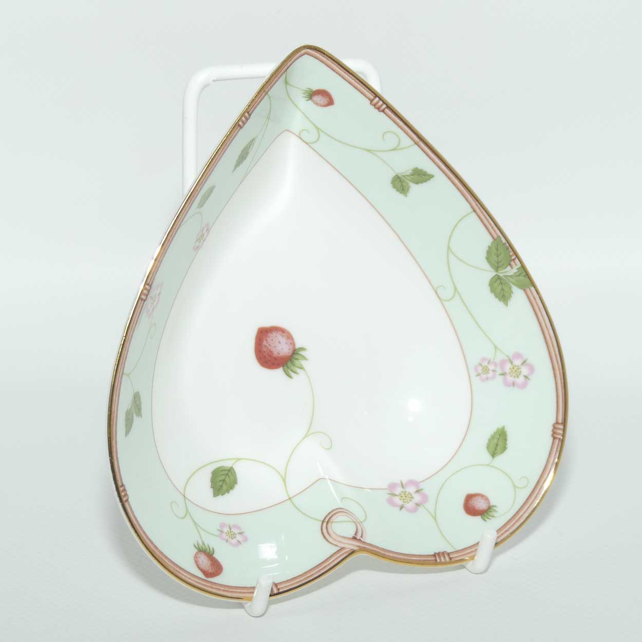 Wedgwood Bone China Wild Strawberry heart shape trinket bowl