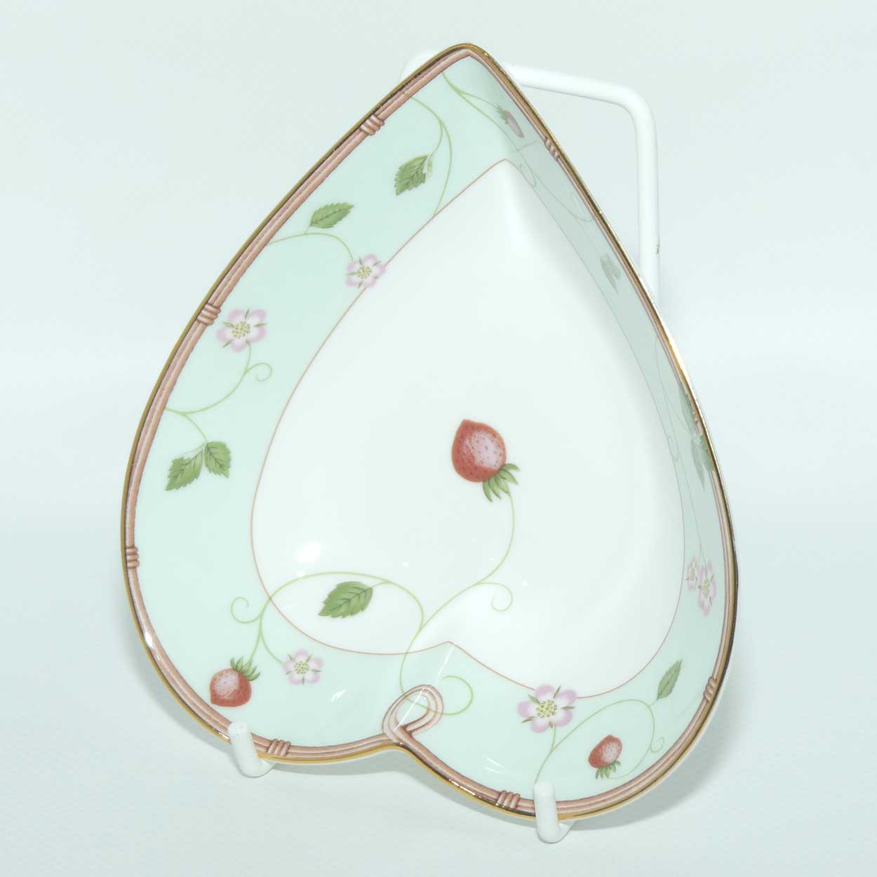 Wedgwood Bone China Wild Strawberry heart shape trinket bowl