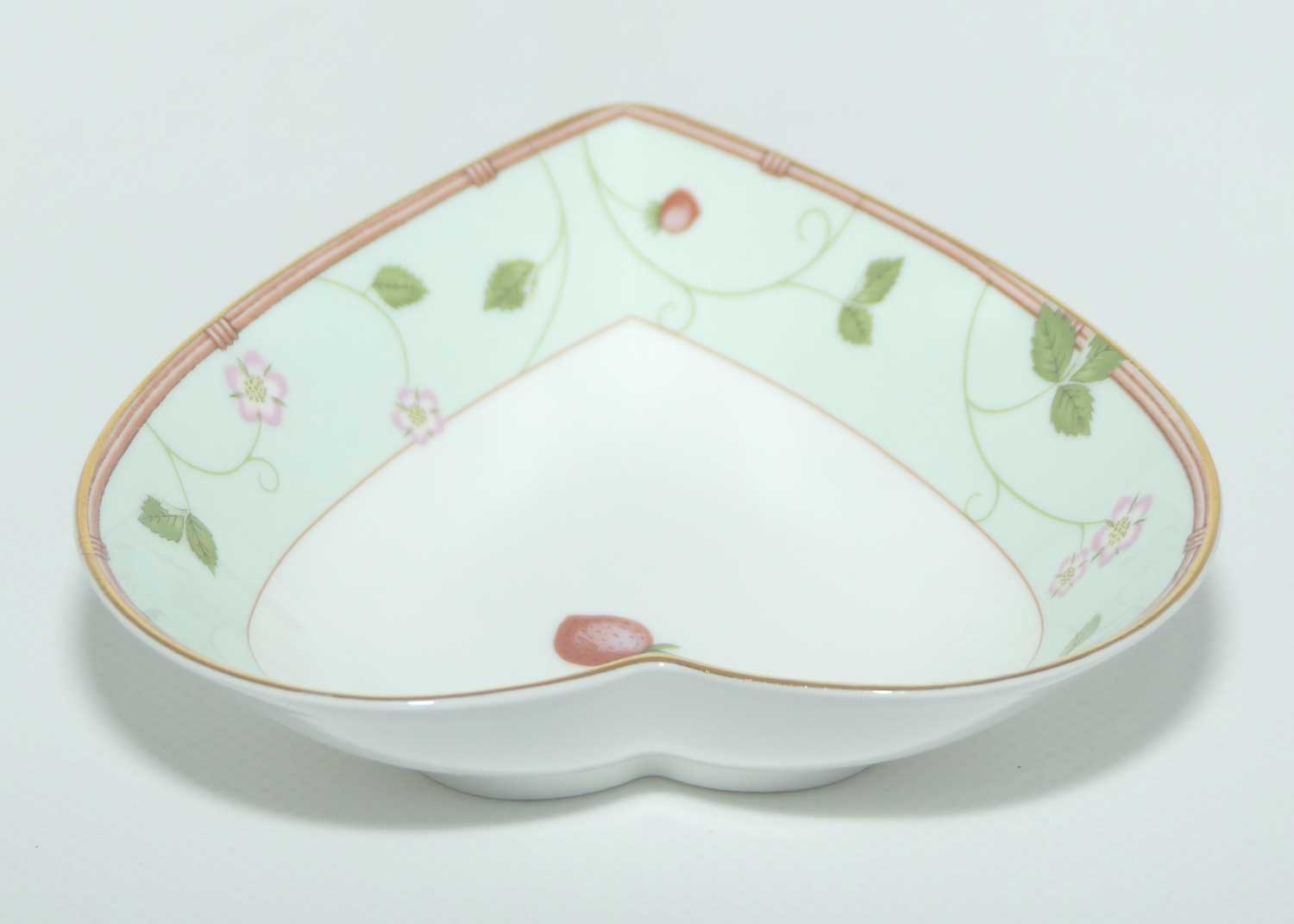 Wedgwood Bone China Wild Strawberry heart shape trinket bowl