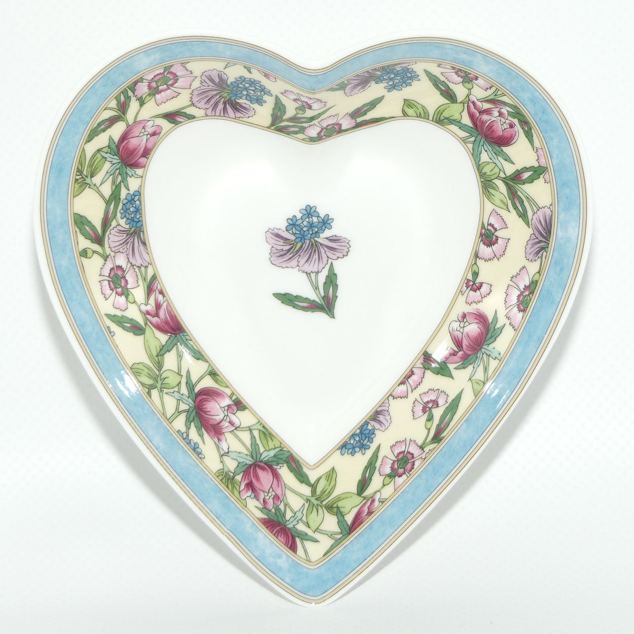 Wedgwood Sarah pattern heart shape trinket bowl | boxed