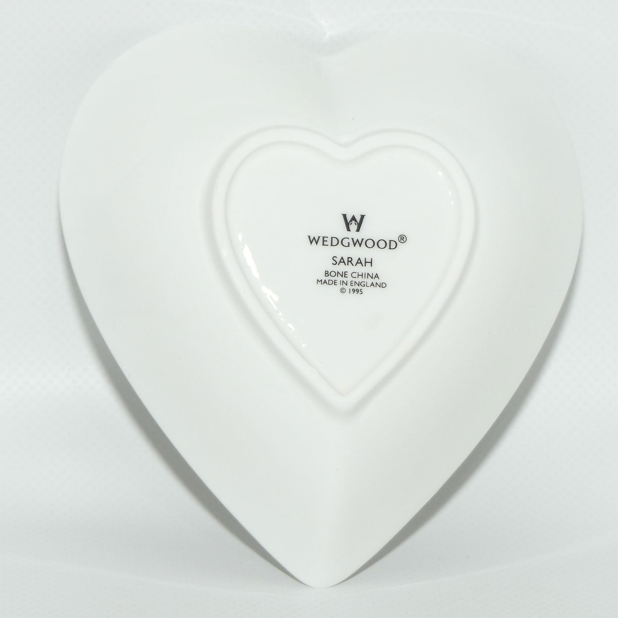 Wedgwood Sarah pattern heart shape trinket bowl | boxed