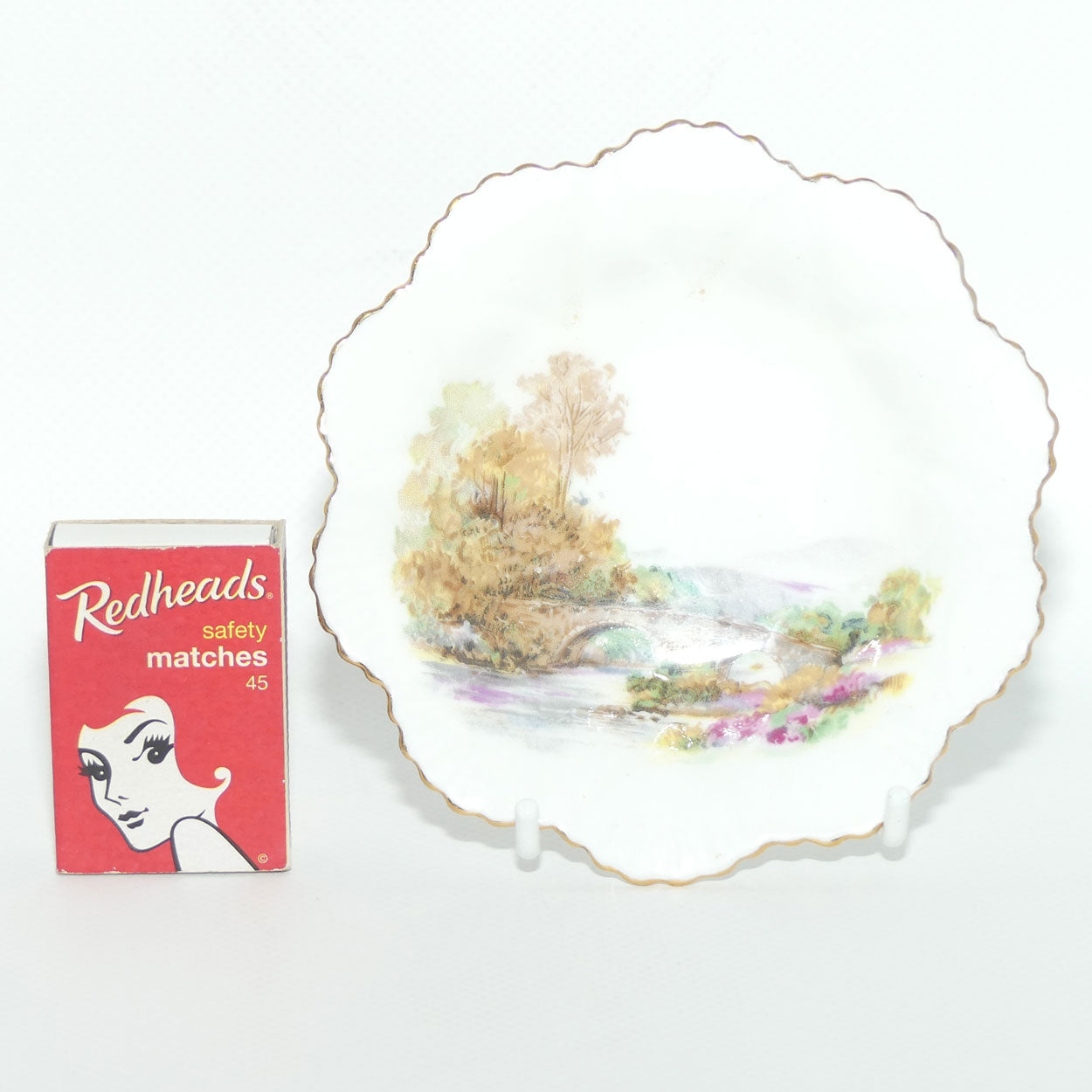 Shelley Heather pattern fluted rim pin dish