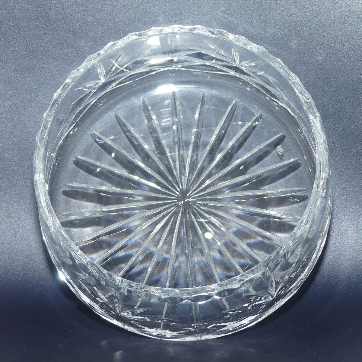 Round Crystal bowl | Heavy Facets with Facetted Rim | Star Facet to Base | 20cm diam