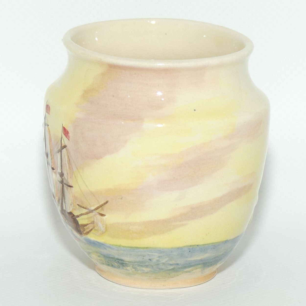 Royal Doulton Famous Ships Heemskerck small vase | D5957