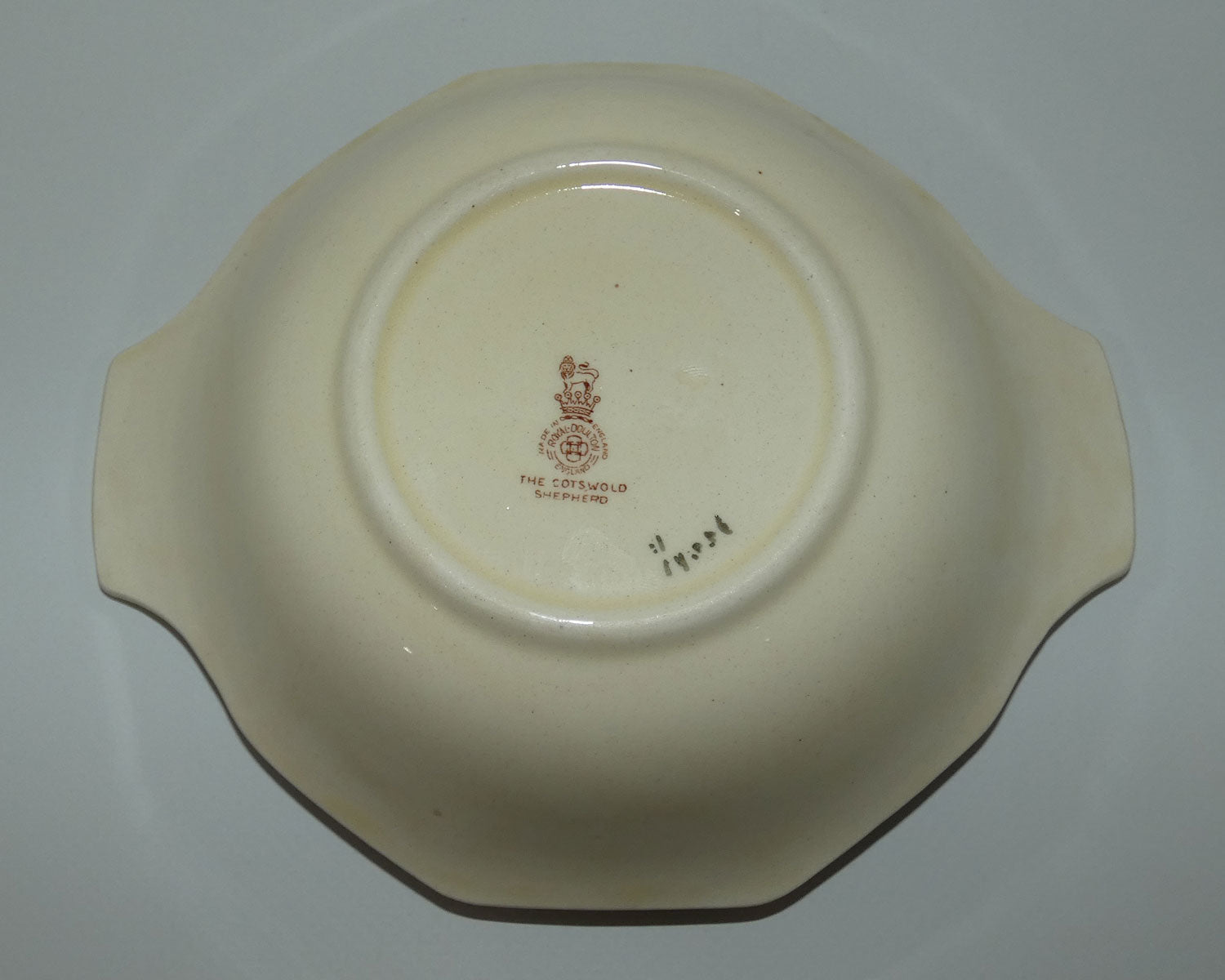 royal-doulton-cotswold-shepherd-hexagonal-dish-d5561