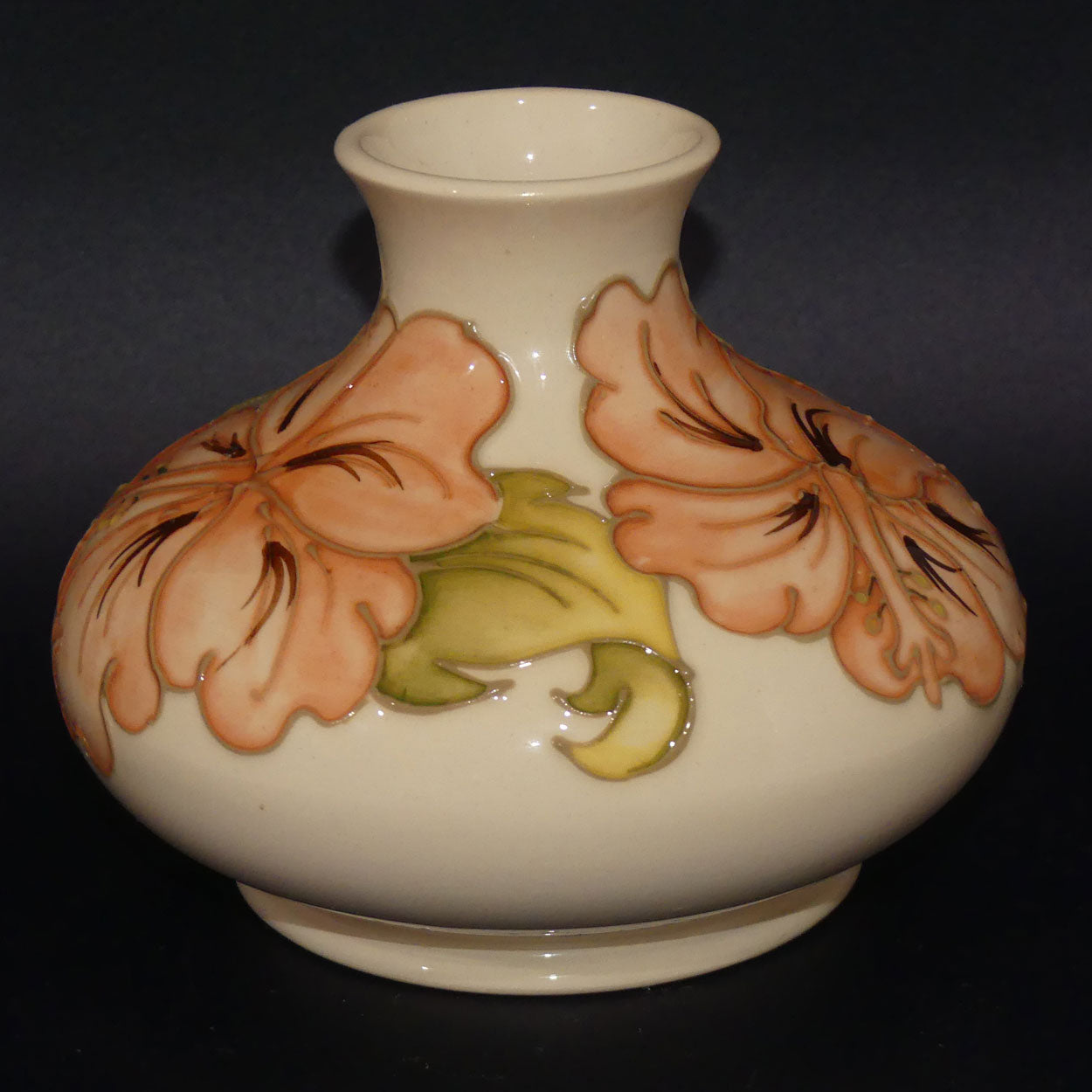 Walter Moorcroft Coral Hibiscus (Ivory) 32/5 vase