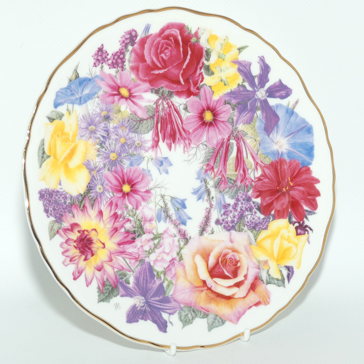 Royal Albert England | A Bouquet for the Queen Mother plate #7 | Highland Bouquet