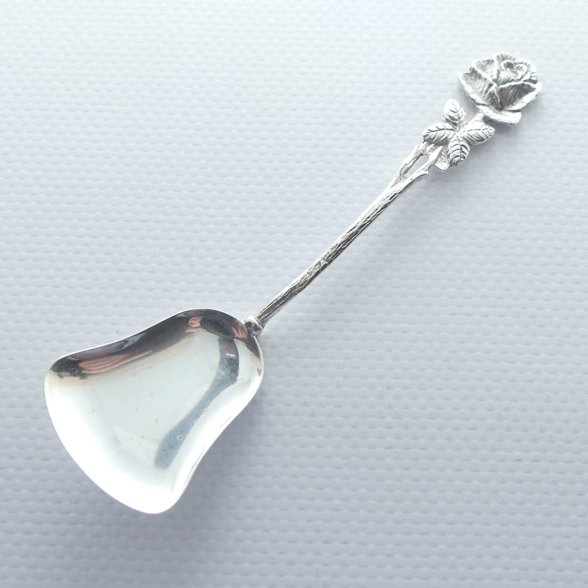 German 835 Silver Hildeshiem Rose sugar shovel spoon | Plain bowl | 10g