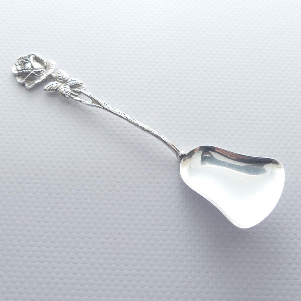 German 835 Silver Hildeshiem Rose sugar shovel spoon | Plain bowl | 10g